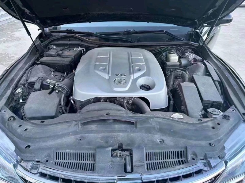 济南17年丰田锐志7