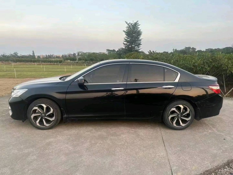 中山16年本田雅阁3