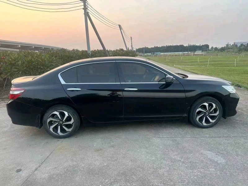 中山16年本田雅阁5