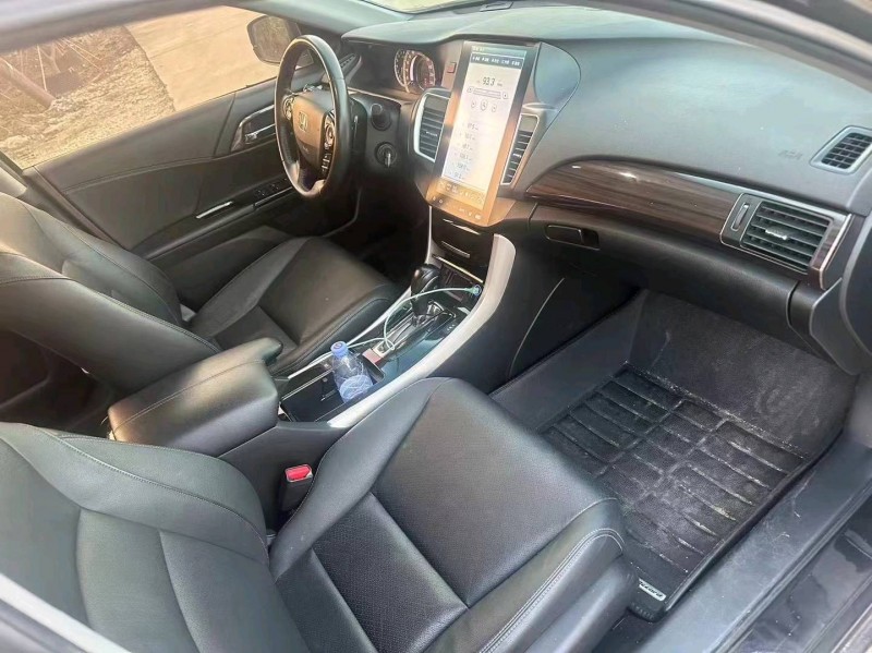 中山16年本田雅阁6