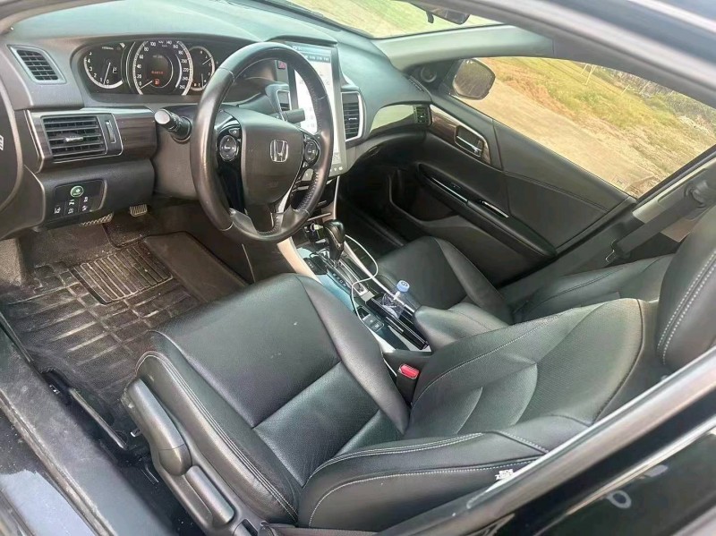 中山16年本田雅阁8