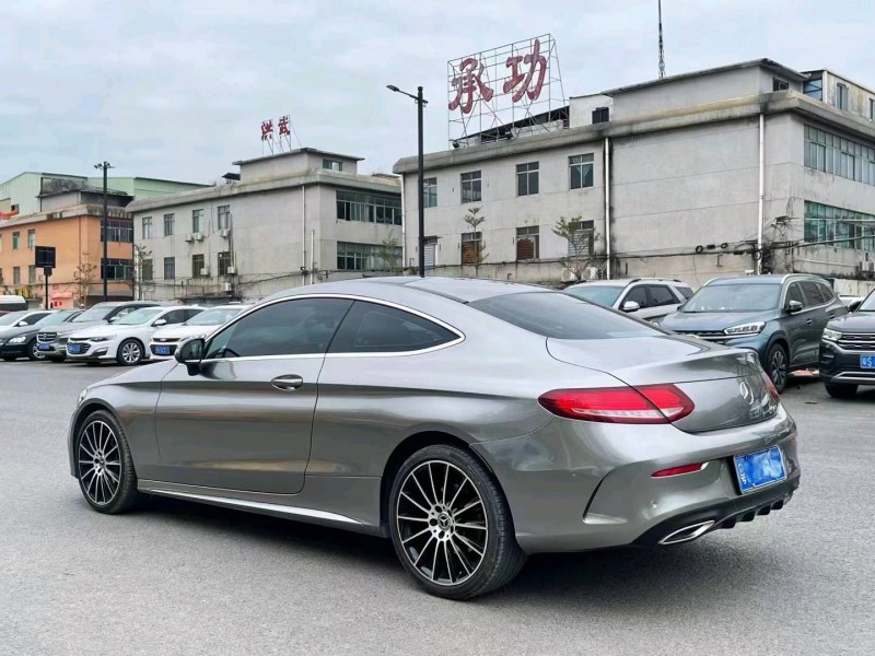 广州17年奔驰C8