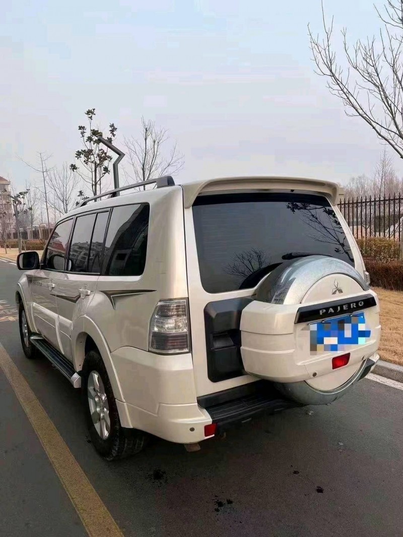枣庄14年三菱帕杰罗5
