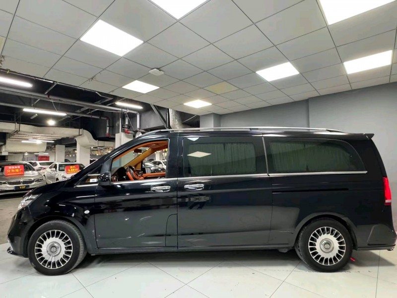 成都20年奔驰威霆2