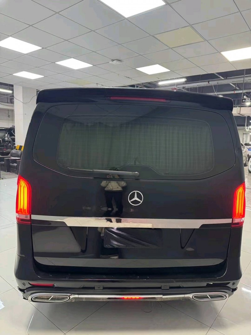 成都20年奔驰威霆9