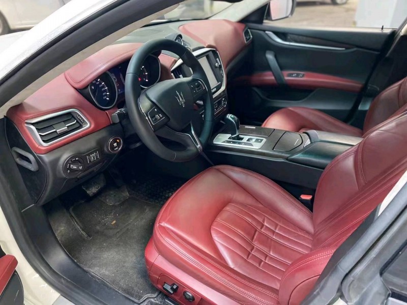 成都16年玛莎拉蒂Ghibli4