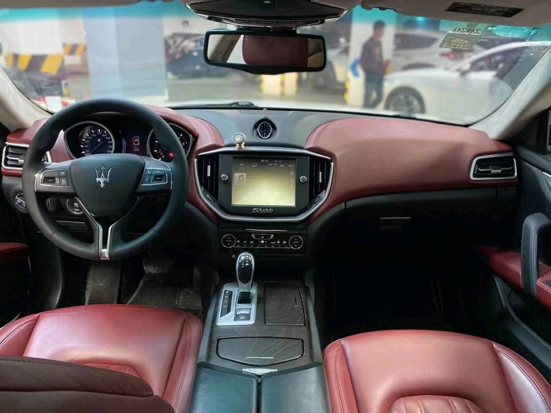 成都16年玛莎拉蒂Ghibli7