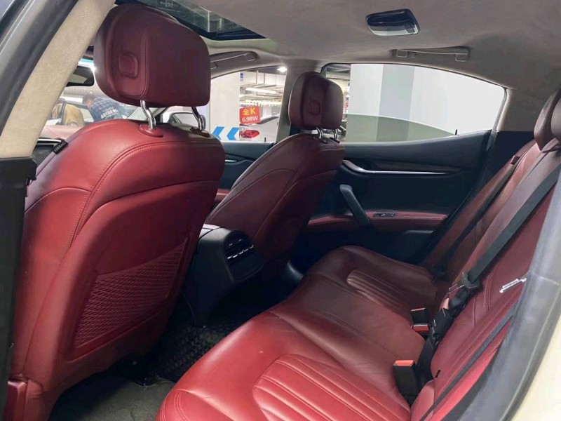 成都16年玛莎拉蒂Ghibli8