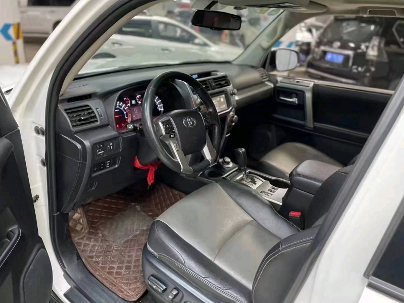 成都19年丰田超霸4