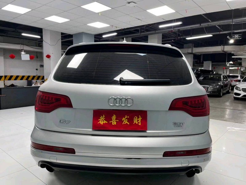 成都11年奥迪Q75
