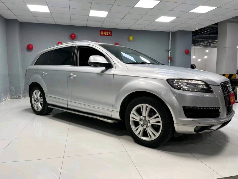成都11年奥迪Q76