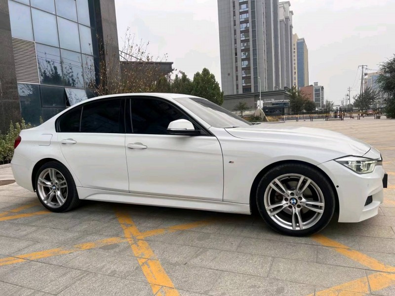 济宁19年宝马3系3