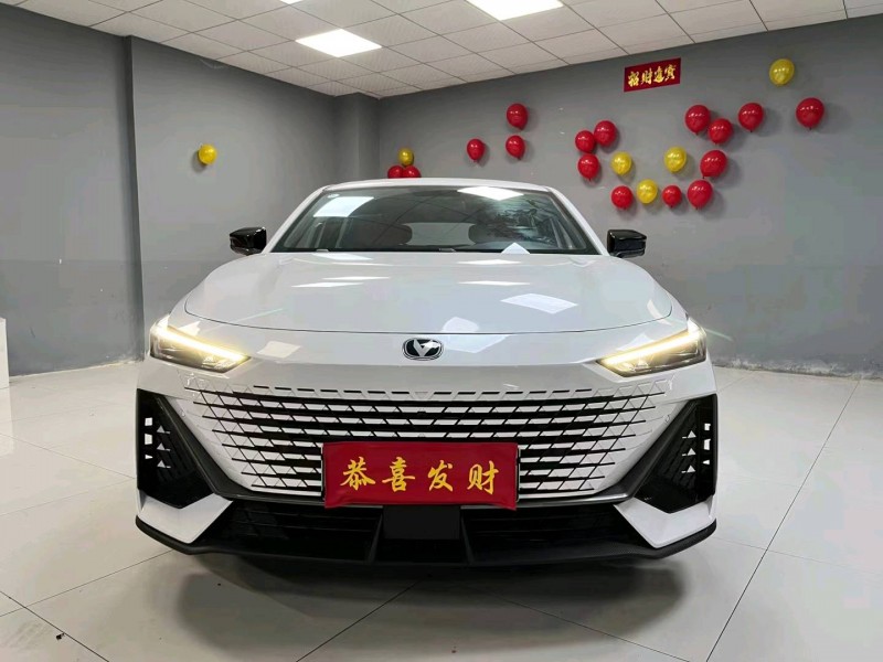 成都23年长安汽车UNI-V1