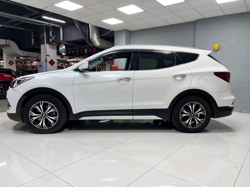 成都17年现代新胜达2