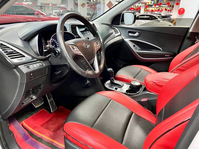 成都17年现代新胜达4