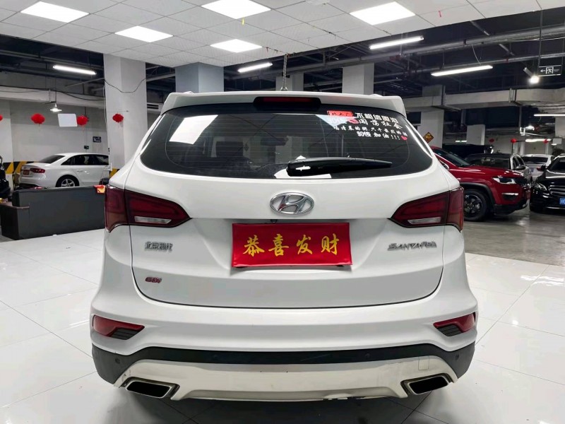 成都17年现代新胜达5