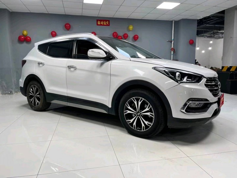 成都17年现代新胜达6