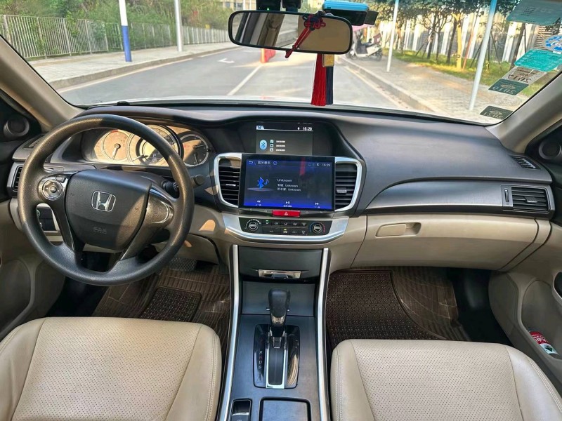 广州15年本田雅阁5