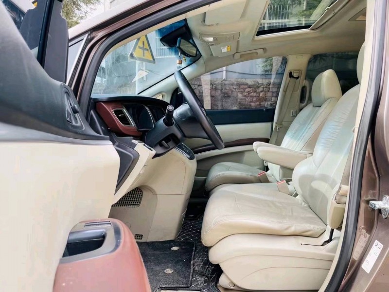 枣庄16年别克GL88