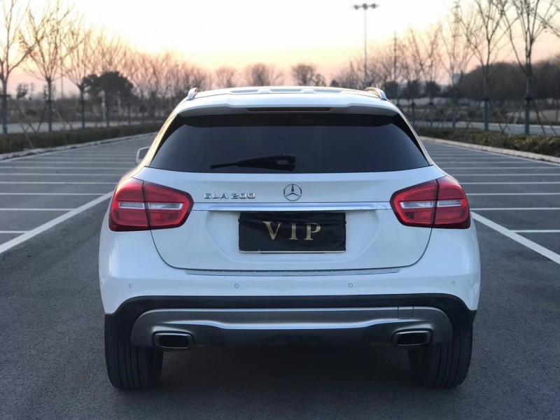 徐州16年奔驰GLA9