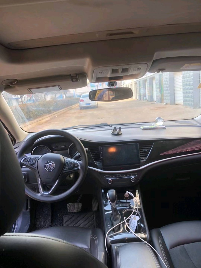 临沂17年别克威朗6