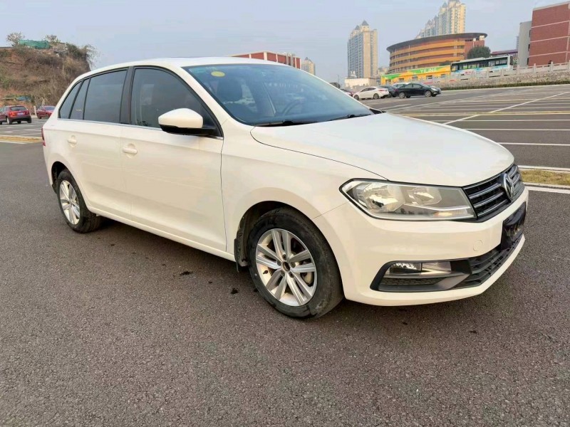 宜昌16年大众桑塔纳3