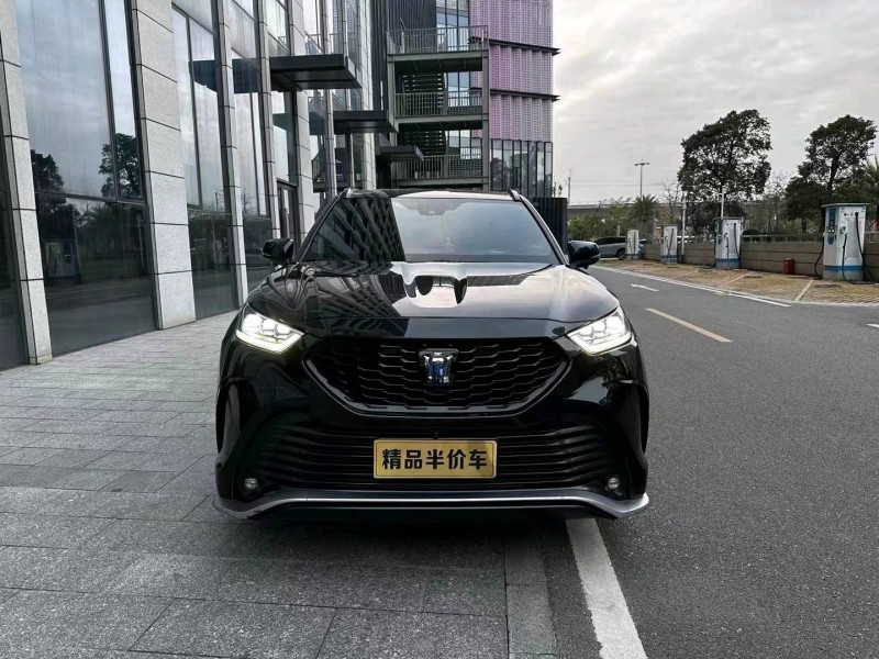 广州22年丰田皇冠1
