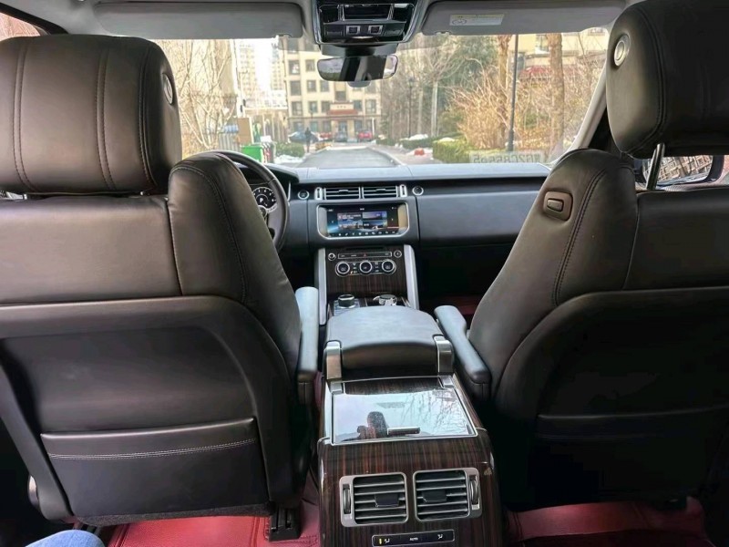 青岛17年路虎揽胜行政4