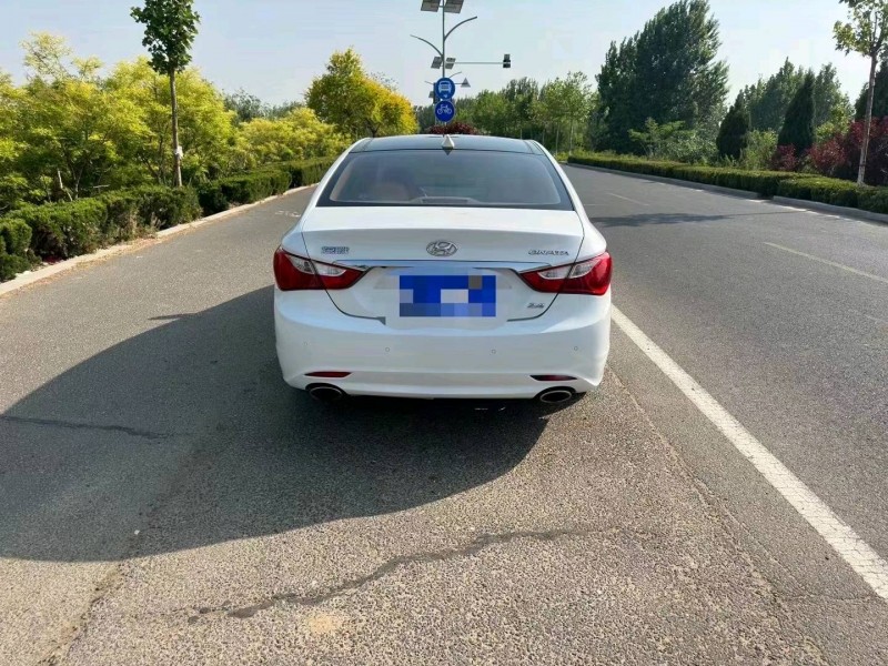 东营13年现代索纳塔八3