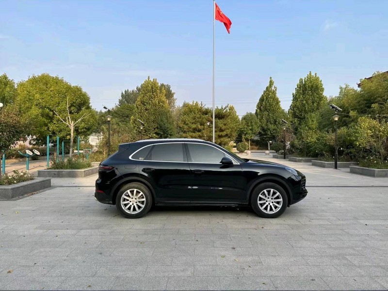 济南19年保时捷卡宴7