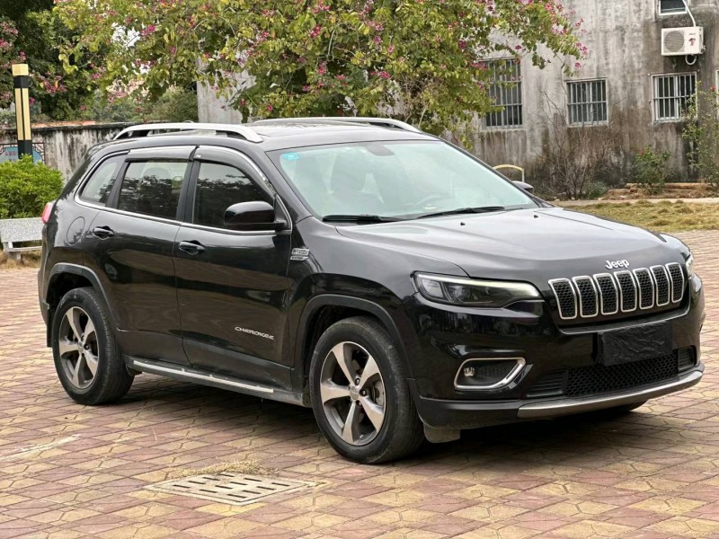 汕头19年Jeep自由光2