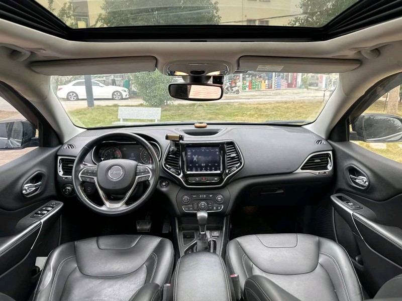 汕头19年Jeep自由光5