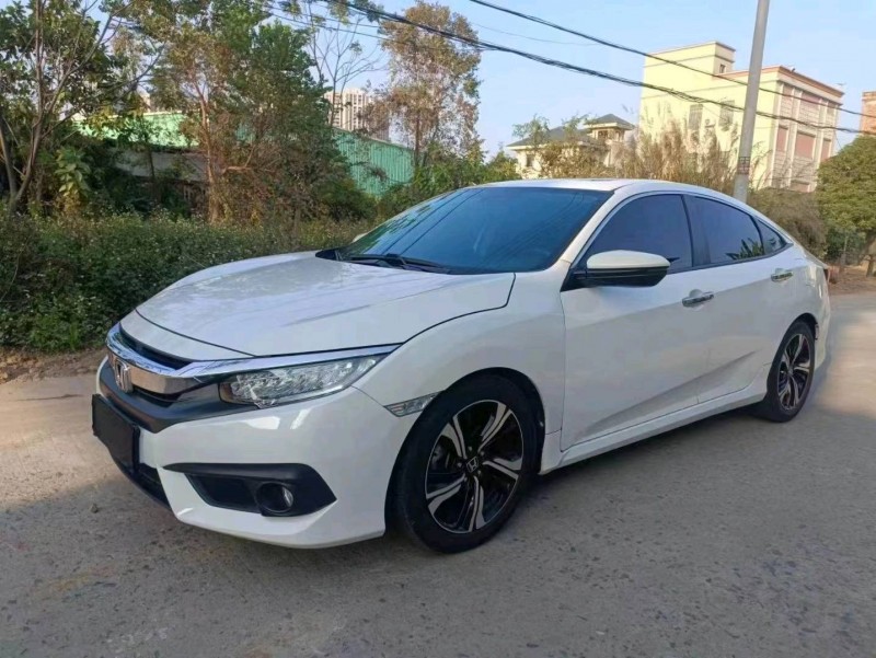 珠海17年本田思域7