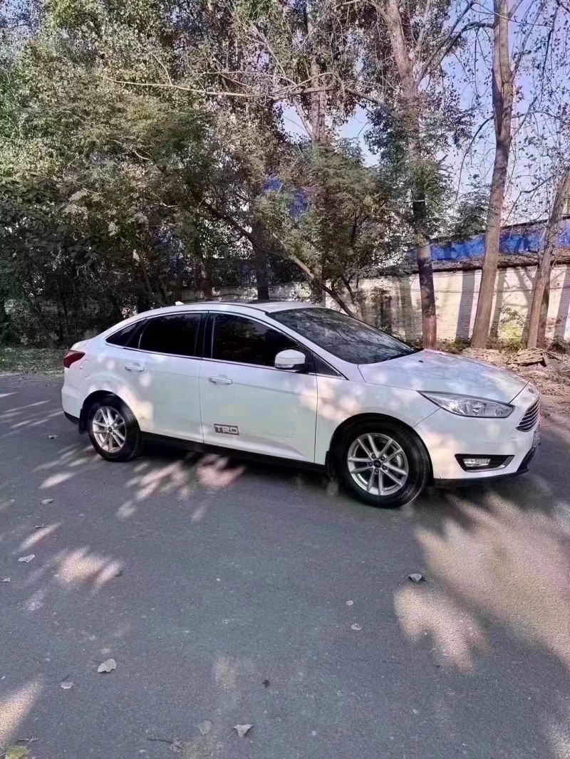 菏泽17年福特福克斯2