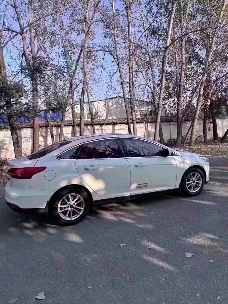 菏泽17年福特福克斯6