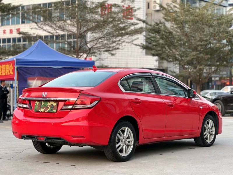 深圳16年本田思域8