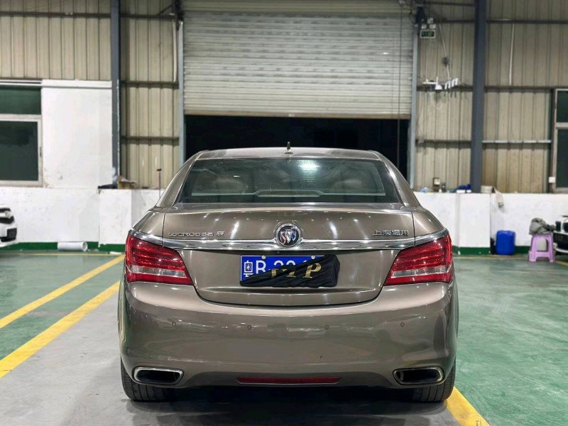 深圳15年别克君越6