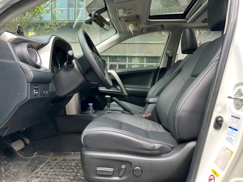 珠海16年丰田RAV4荣放8