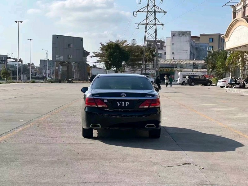珠海13年丰田皇冠7