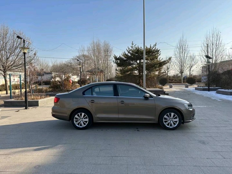 济南16年大众速腾7