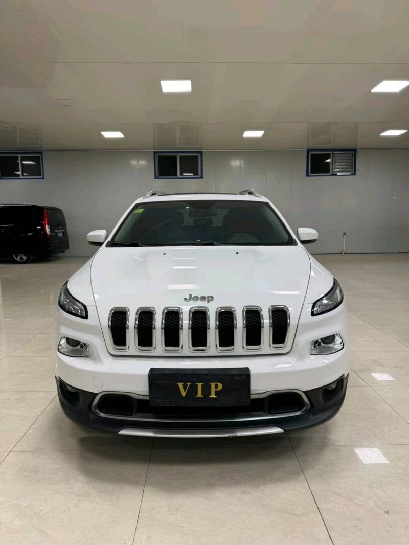 廊坊17年Jeep自由光1