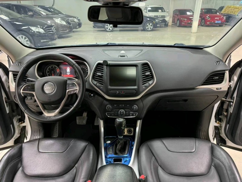 廊坊17年Jeep自由光5