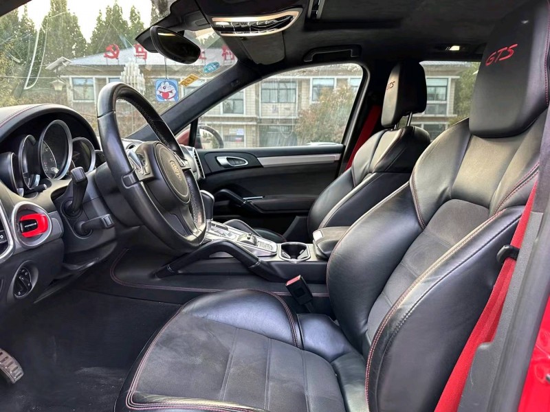 济南13年保时捷卡宴4