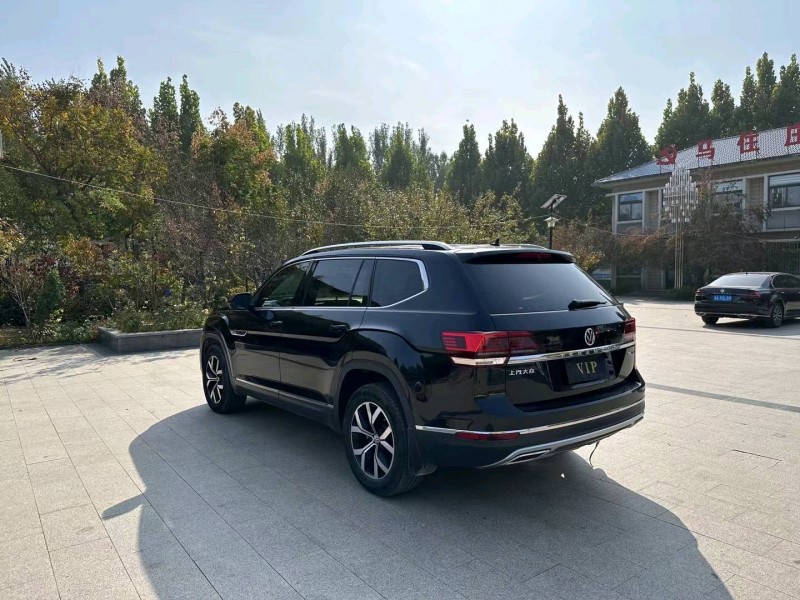 济南19年大众途昂8