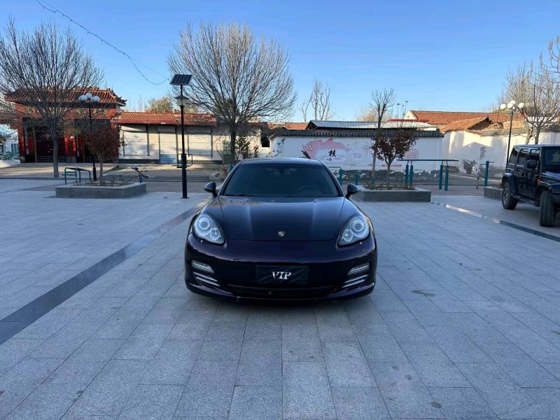 济南12年保时捷帕拉梅拉1