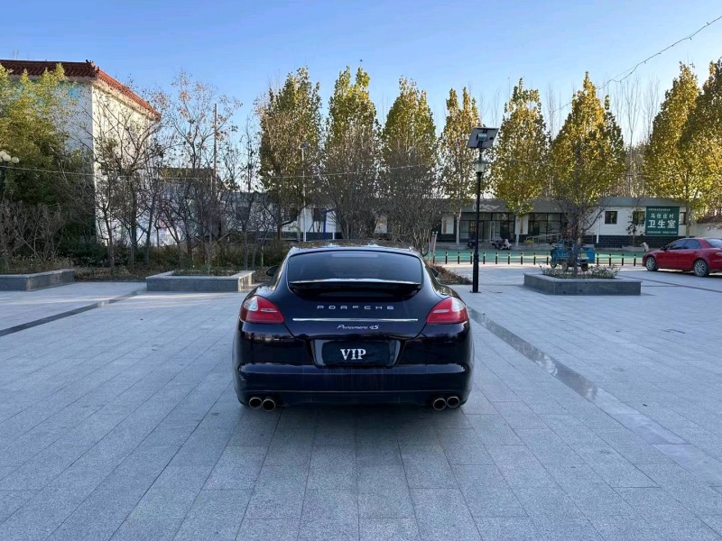 济南12年保时捷帕拉梅拉9