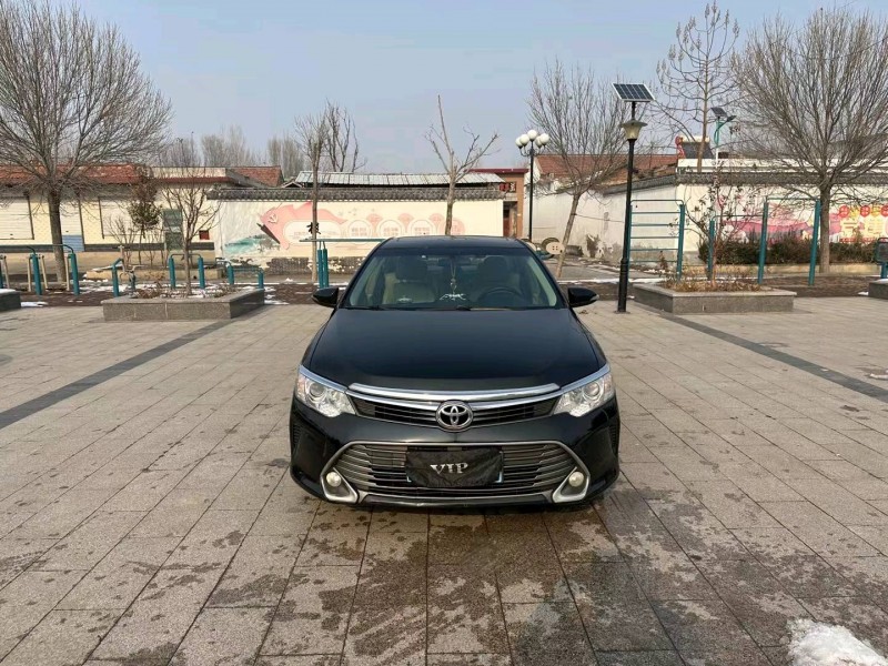 济南16年丰田凯美瑞1