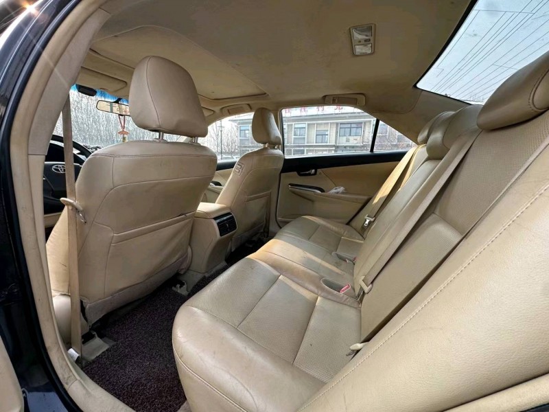 济南16年丰田凯美瑞6