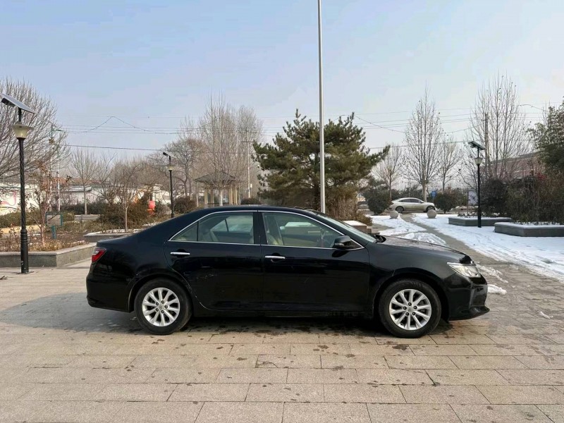 济南16年丰田凯美瑞7