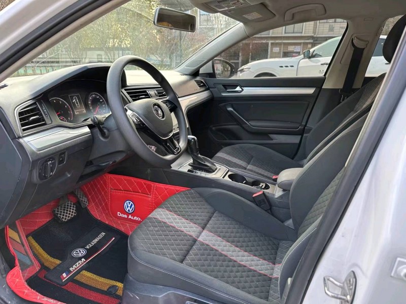 济南19年大众凌渡4